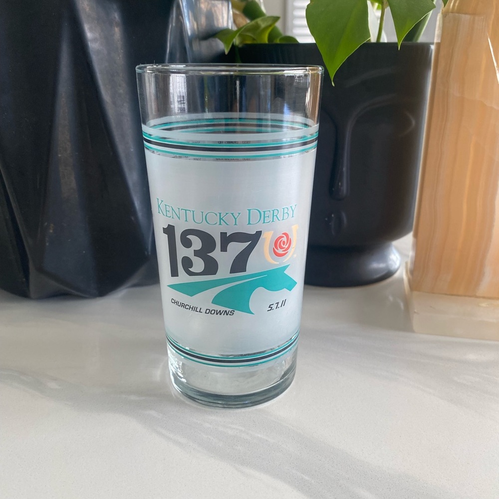 137th Kentucky Derby Commemorative Glass 5/7/2011 Churchill Downs Race Horse